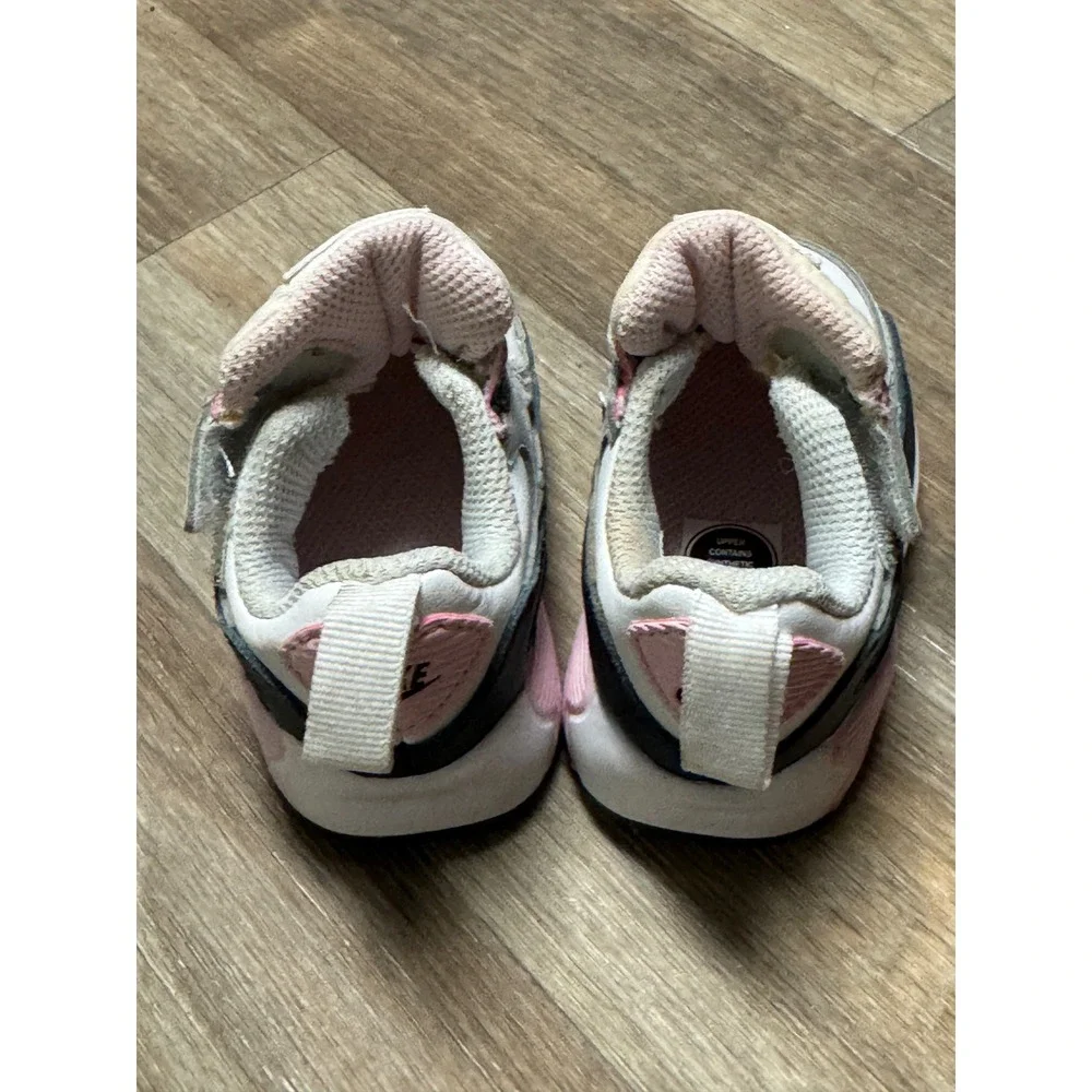 Nike Air Max 90 Tiny Toddler Shoes White Pink Black Size 2C